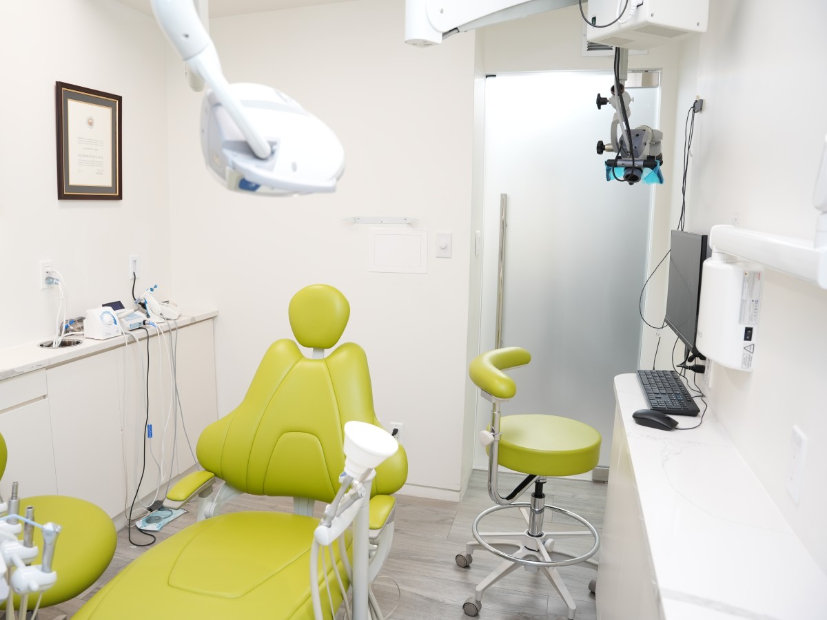 Endodontic Surgery procedure at Manhattan endodontist New York